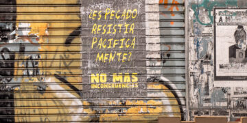 Pegatinas en La Bienal en Resistencia