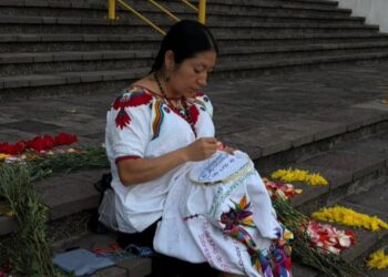 El hilo del despojo: Nanci Sinto y el huipil que borda la injusticia
